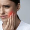 Что делать если сильно болит зуб? Способы снять острую зубную боль в домашних условиях