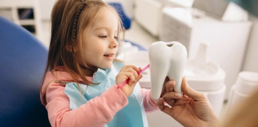 Как подготовить ребенка к первому посещению стоматолога: советы для родителей