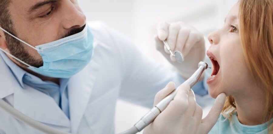 Какие симптомы говорят о необходимости немедленного лечения зубов